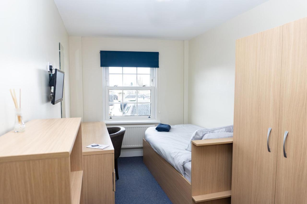 Spa Court Cheltenham Extérieur photo